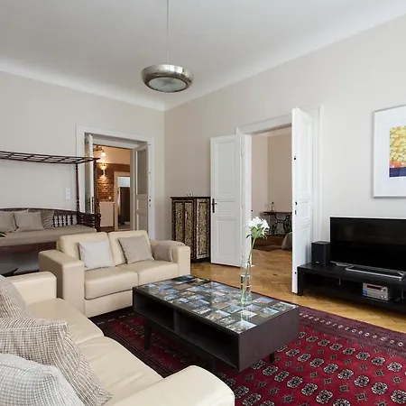 Spacious New In Old Town 아파트 *