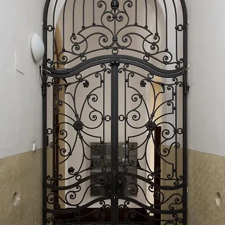 아파트 Spacious New In Old Town 프라하