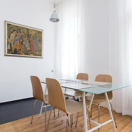 Spacious New In Old Town